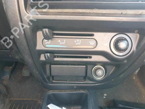Used Climate control Climate control 37165378 37165378