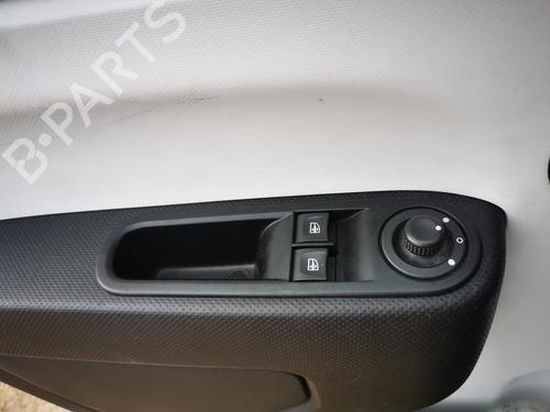 Left front window switch RENAULT TWINGO III (BCM_, BCA_) 0.9 TCe 90 (BCM9, BCM2) | BP22867538I27 