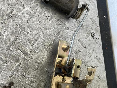 Used Tailgate lock Tailgate lock HONDA CIVIC III Hatchback (AL, AJ, AG, AH) 1.3 (AG) (71 hp) 25842598 25842598