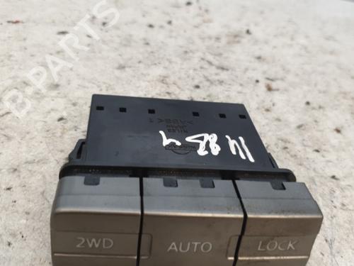 Switch NISSAN X-TRAIL I (T30) 2.2 Di 4x4 | BP24423173I30 