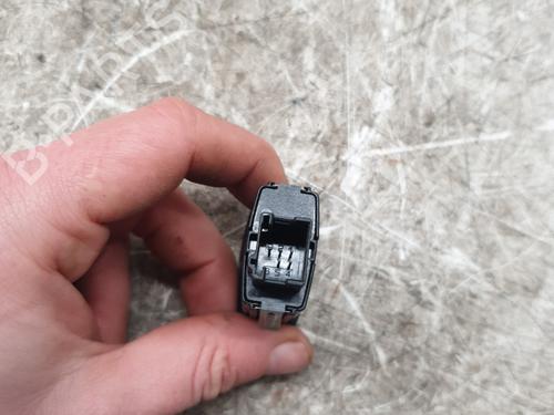 Used Warning switch Warning switch BMW 1 (F20) 116 d (116 hp) 32289641 32289641