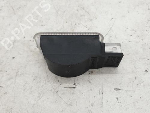 licence-plate-light-audi-a4-b8-avant-8k5-2007-2008-2009-2010-2011-2012-2013-2014-2015-2016-2017-23832361 main image