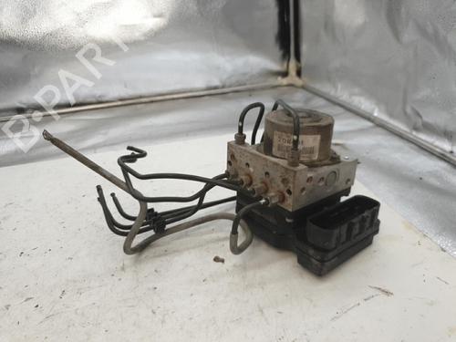 Used ABS pump NISSAN X-TRAIL I (T30) 2.2 Di 4x4 (114 hp) 25842657