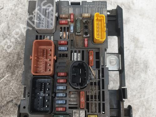 Used Fuse box Fuse box PEUGEOT 308 I (4A_, 4C_) 1.6 HDi (109 hp) 26154657 26154657