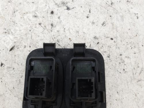 Switch PEUGEOT 1007 (KM_) 1.6 HDi | BP22864431I30 