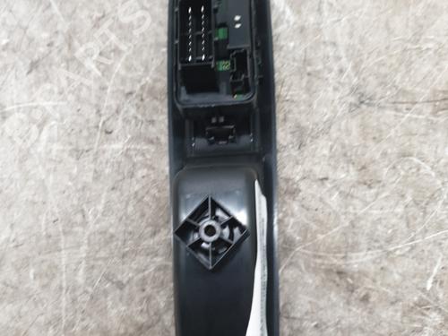Right front window switch CITROËN DS3 (SA_) 1.6 HDi 90 | BP31640759I26