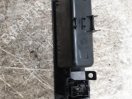 warning-switch-vw-transporter-t5-van-7ha-7hh-7ea-7eh-2003-25461472 main image