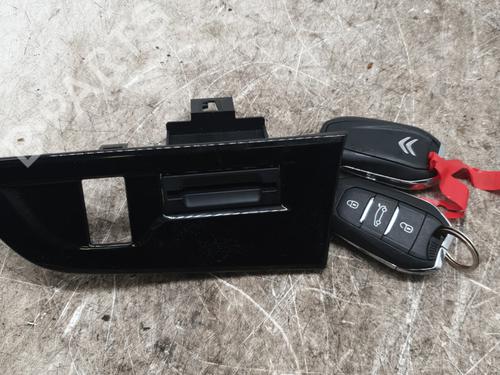 Card reader CITROËN C4 Picasso II 1.6 HDi / BlueHDi 115 | BP30970357E4 - Image 2