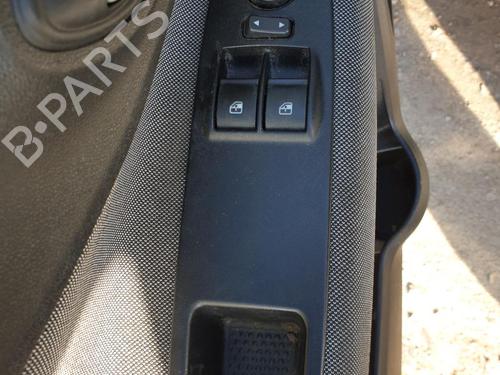 Used Left front window switch Left front window switch FIAT PUNTO (199_) [2012-2026] 33680504 33680504