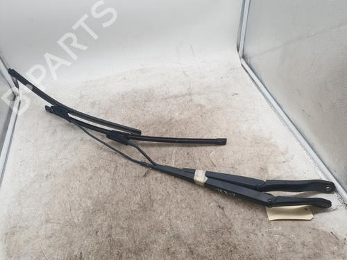 Used Front windshield wiper arm RENAULT MEGANE IV Hatchback (B9A/M/N_) 1.2 TCe 100 (B9MS) (100 hp) 29571502