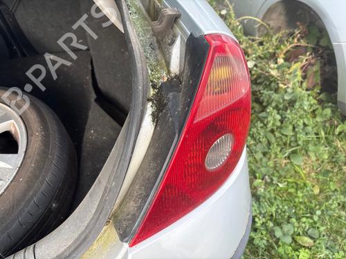 Piloto trasero derecho Piloto trasero derecho FORD MONDEO III Saloon (B4Y) 2.0 16V TDDi / TDCi (115 hp) 39696469 39696469