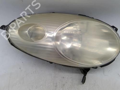 Used Right headlight NISSAN MICRA III (K12) 1.2 16V (65 hp) 25842133