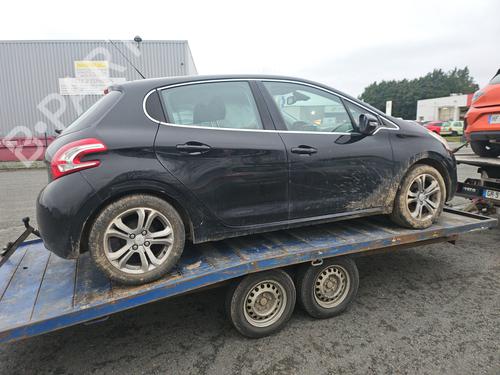 Brugte PEUGEOT 208 I (CA_, CC_) 1.2 VTI 82 (82 hp) 4437116
