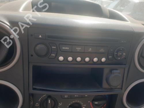 Used Radio Radio 37802474 37802474