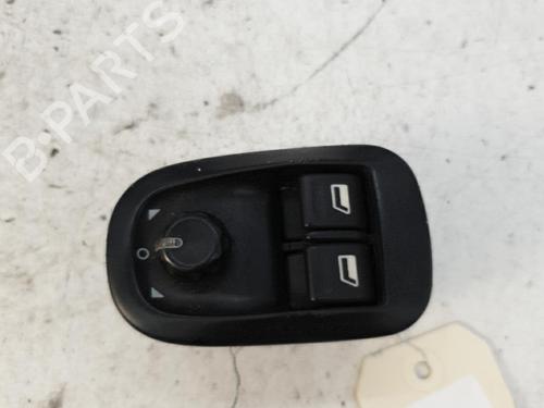Used Left front window switch PEUGEOT 206 Hatchback (2A/C) 1.4 HDi eco 70 (68 hp) 25842869