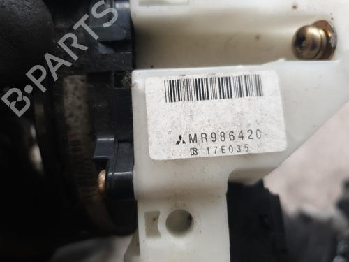 Comutador piscas / escovas Comutador piscas / escovas MITSUBISHI COLT VI (Z3_A, Z2_A) 1.5 DI-D (Z39A) (95 hp) 29493670 29493670
