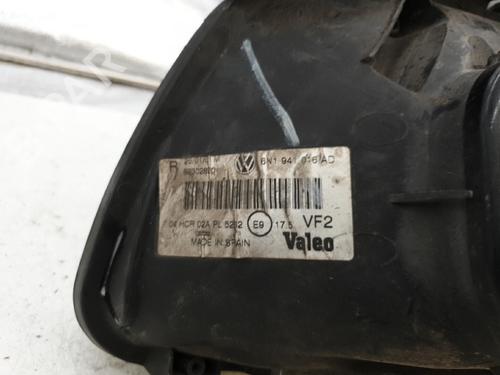 Used Right headlight VW POLO (6N2) 1.4 (60 hp) 24421994