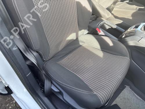 Used Right front seat Right front seat PEUGEOT 5008 (0U_, 0E_) 1.6 HDi (112 hp) 39630177 39630177