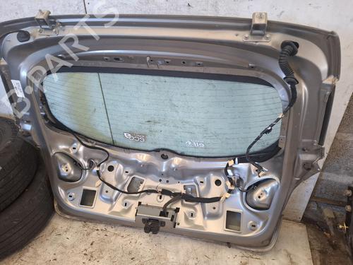 tailgate-renault-megane-iii-hatchback-bz01_-b3_-2008-39090487 main image