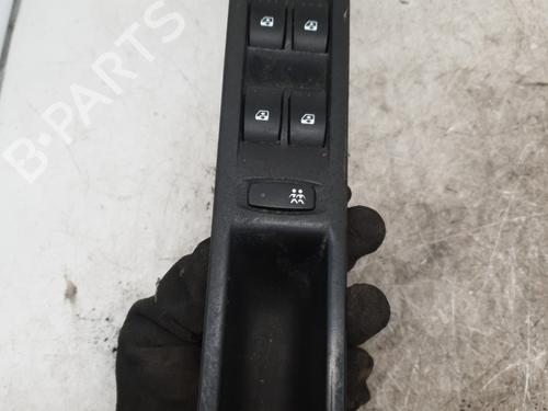 Used Left front window switch RENAULT ESPACE IV (JK0/1_) 2.2 dCi (JK0H) (150 hp) 31272132