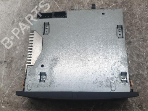 radio-renault-clio-iii-br01-cr01-2005-2006-2007-2008-2009-2010-2011-2012-2013-2014-34108186 main image