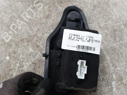 Used Lamp holder Lamp holder CITROËN C3 II (SC_) 1.4 HDi 70 (SC8HZC, SC8HR0, SC8HP4) (68 hp) 33571401 33571401