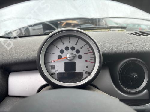 Used Instrument cluster Instrument cluster MINI MINI (R56) Cooper (120 hp) 40016187 40016187