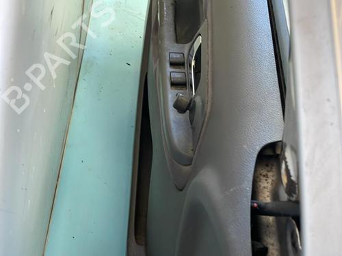 Used Left front door Left front door 22881752 22881752