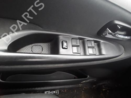 Used Left front window switch Left front window switch MAZDA MPV II (LW) 2.0 DI (136 hp) 22882857 22882857