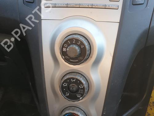 climate-control-toyota-yaris-_p9_-2005-2006-2007-2008-2009-2010-2011-2012-2013-2014-33631469 main image
