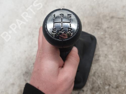 Pommeau de levier de vitesses PEUGEOT 206 Hatchback (2A/C) 1.9 D (69 hp) 31358551