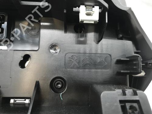 Used Display monitor Display monitor PEUGEOT 2008 II (UD_, US_, UY_, UJ_, UR_, UC_) 1.5 BlueHDI 110 (UDYHSK) (110 hp) 22879441 22879441