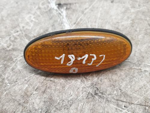 Used Right front indicator Right front indicator NISSAN MICRA II (K11) 1.0 i 16V (K11) (54 hp) 31640762 31640762