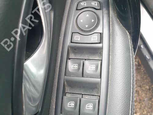 Used Left front window switch Left front window switch RENAULT LAGUNA III (BT0/1) 2.0 dCi (BT07, BT0J, BT14, BT1A, BT1S) (131 hp) 31388038 31388038