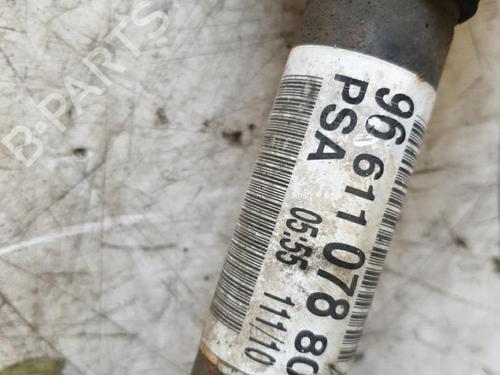 Used Right front driveshaft PEUGEOT 5008 (0U_, 0E_) 2.0 HDi 150 / BlueHDi 150 (150 hp) 22865916