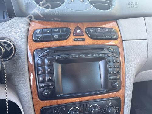Used Radio Radio MERCEDES-BENZ CLK (C209) CLK 270 CDI (209.316) (170 hp) 40118630 40118630
