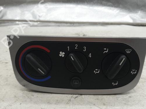 Used Climate control Climate control OPEL CORSA C (X01) 1.3 CDTI (F08, F68) (70 hp) 22884630 22884630