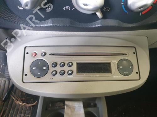 Used Radio Radio RENAULT TWINGO II (CN0_) 1.2 16V (CN04, CN0B) (75 hp) 29543449 29543449