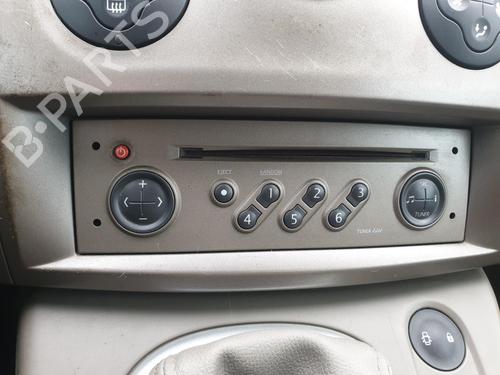 Used Radio RENAULT SCÉNIC II (JM0/1_) 1.9 dCi (JM0G, JM12, JM1G, JM2C) (120 hp) 32003283