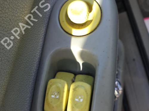 Used Left front window switch Left front window switch RENAULT TWINGO I (C06_) [1993-2012] 33680523 33680523