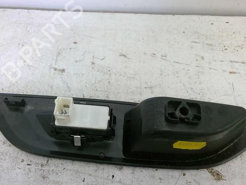 Used Left rear window switch Left rear window switch PEUGEOT 2008 II (UD_, US_, UY_, UJ_, UR_, UC_) 1.5 BlueHDI 110 (UDYHSK) (110 hp) 22882044 22882044