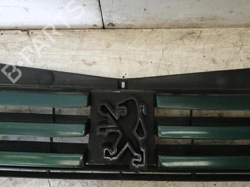 Used Grille Grille 22878781 22878781