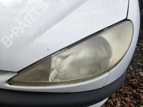 Faro izquierdo PEUGEOT 206 Hatchback (2A/C) 1.9 D (69 hp) 30575930