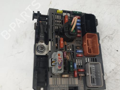 Used Fuse box Fuse box RENAULT ESPACE II (J/S63_) 2.1 TD (J633, J634, J/S635, J/S63D) (88 hp) 35779902 35779902