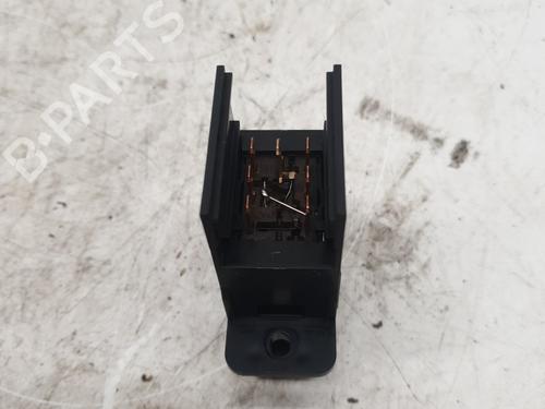 Used Warning switch Warning switch SUZUKI IGNIS II (MH) 1.3 (RM413) (94 hp) 22882910 22882910