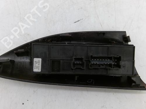Used Left front window switch NISSAN JUKE (F15) 1.5 dCi (110 hp) 24420929