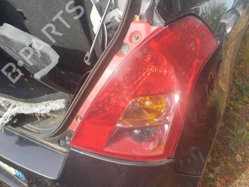 Used Right taillight SUZUKI SWIFT III (MZ, EZ) 1.3 DDiS (RS413D) (75 hp) 28302177
