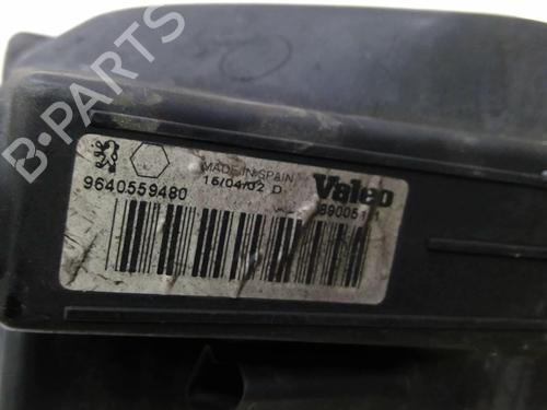 Used Right headlight Right headlight PEUGEOT 206 Hatchback (2A/C) 2.0 HDI 90 (90 hp) 22876221 22876221
