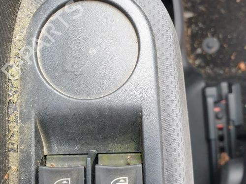Used Left front window switch RENAULT TWINGO III (BCM_, BCA_) Z.E: (BCA1) (82 hp) 26933729