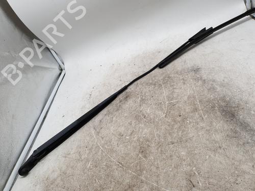 front-windshield-wiper-arm-renault-clio-iii-br01-cr01-2005-2006-2007-2008-2009-2010-2011-2012-2013-2014-31182385 main image